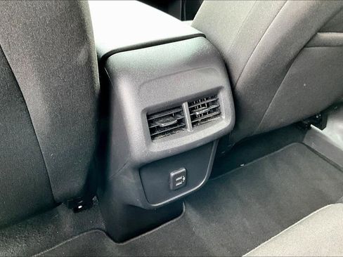 Used 2024 Chevrolet Equinox LT AWD/4WD image 12