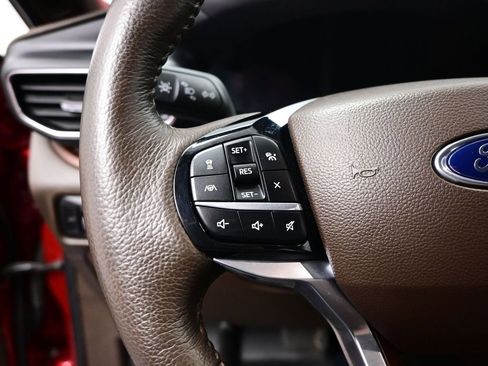 Used 2024 Ford Explorer King Ranch w/ Technology Package AWD/4WD image 13