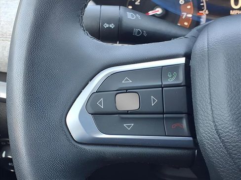 Used 2024 Jeep Compass Latitude image 27