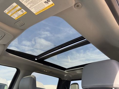 Used 2023 Ford F150 Lariat w/ Trailer Tow Package image 28