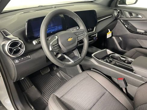New 2026 Chevrolet Equinox LT AWD/4WD image 3