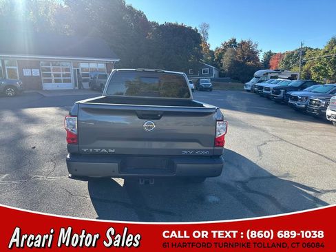 Used 2021 Nissan Titan SV w/ SV Convenience Package image 4