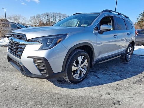 Certified 2025 Subaru Ascent Premium image 3