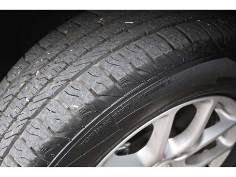 Used 2022 Chrysler Voyager LX image 11