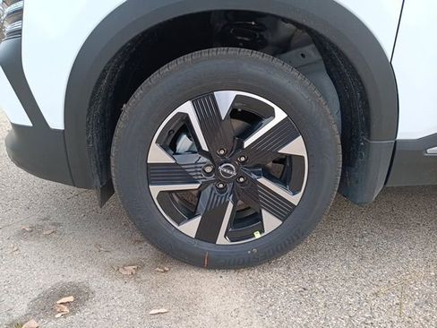 New 2026 Nissan Kicks SV w/ SV Premium Package image 34