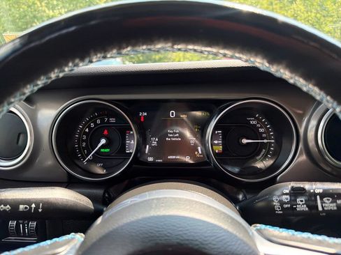 Used 2022 Jeep Wrangler Unlimited Rubicon 4xe w/ Cold Weather Group AWD/4WD image 38