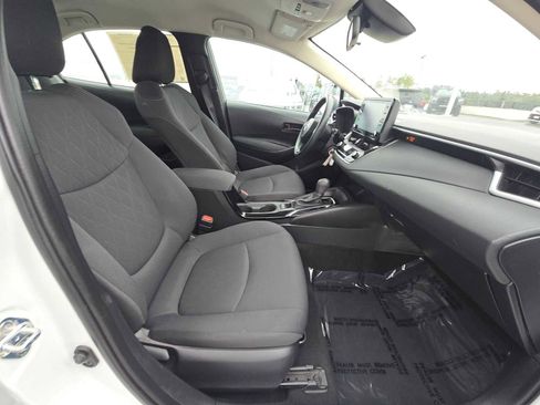 Used 2022 Toyota Corolla LE FWD image 11