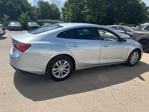 Used 2018 Chevrolet Malibu LT FWD image 14