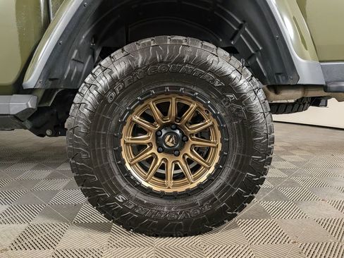 Used 2024 Jeep Gladiator Mojave image 13