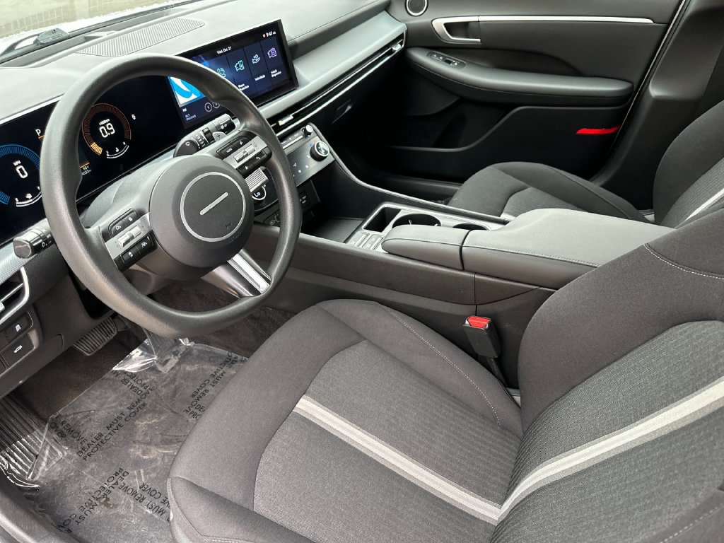 Used 2025 Hyundai Sonata SEL FWD image 9
