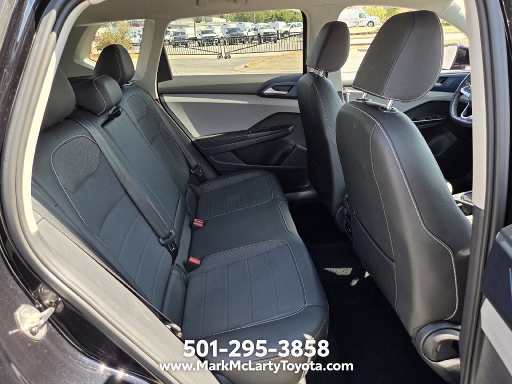 Used 2024 Volkswagen Taos SE FWD image 14