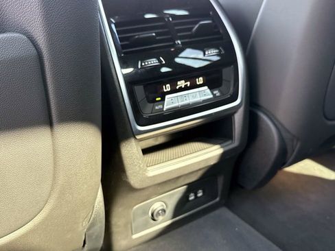 Used 2024 BMW X7 M60i AWD/4WD image 16