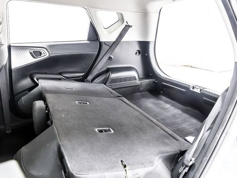Used 2023 Kia Soul LX FWD image 37