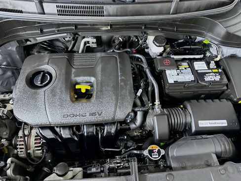 Used 2025 Kia Soul LX w/ LX Technology Package FWD image 31