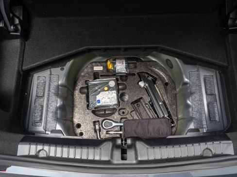 Used 2015 Mercedes-Benz SLK 55 AMG image 41