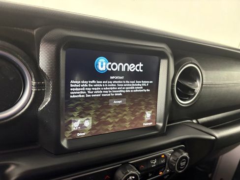 Used 2023 Jeep Wrangler Unlimited Sahara w/ Cold Weather Group AWD/4WD image 24