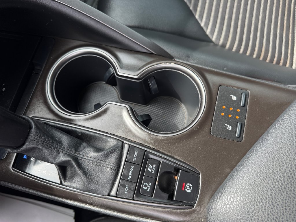 Certified 2022 Toyota Camry SE w/ Cold Weather Package FWD image 37