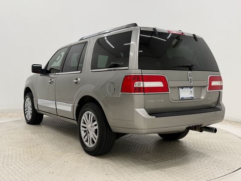 Used 2008 Lincoln Navigator 2WD image 3