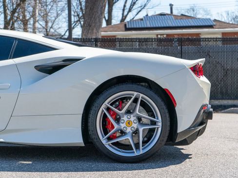 Used 2021 Ferrari F8 Tributo RWD image 23