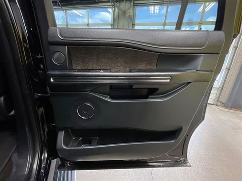 Used 2021 Ford Expedition Max Limited RWD image 22
