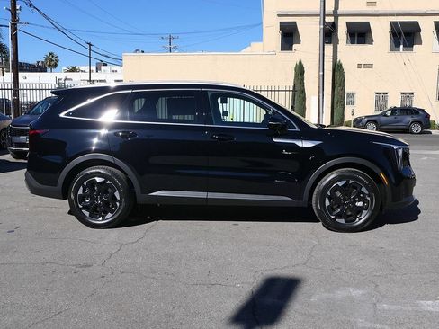 New 2026 Kia Sorento S FWD image 2