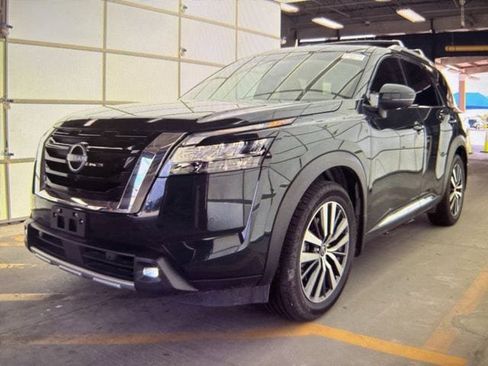 Used 2022 Nissan Pathfinder Platinum w/ Cargo Package image 3