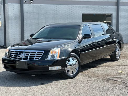 Used 2006 Cadillac DTS image 2