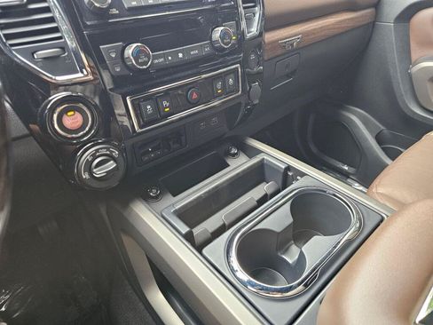 Used 2021 Nissan Titan Platinum Reserve AWD/4WD image 29