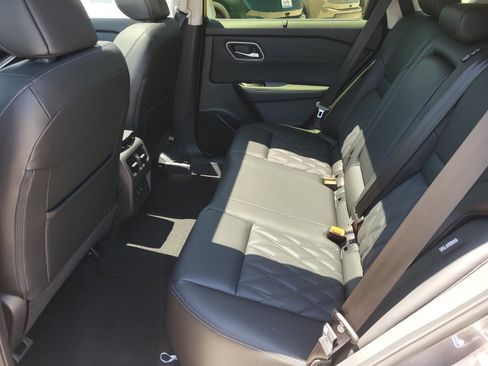 New 2026 Nissan Rogue Platinum AWD/4WD image 16
