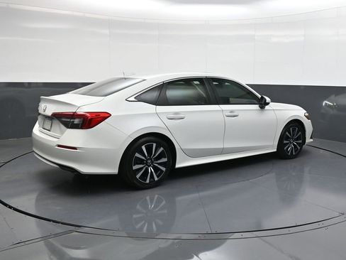Used 2023 Honda Civic EX image 4