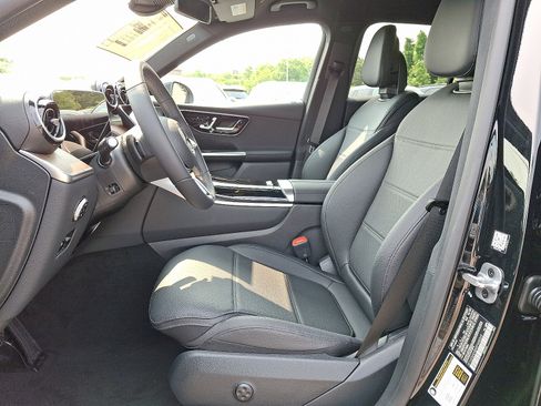 Certified 2025 Mercedes-Benz GLC 300 4MATIC image 13