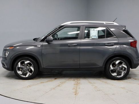 Used 2025 Hyundai Venue SEL FWD image 8