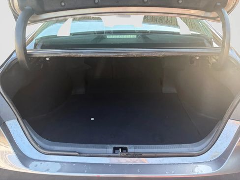 Used 2020 Toyota Camry SE FWD image 16