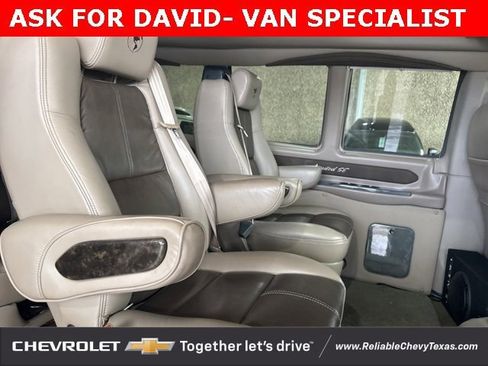 Used 2018 Chevrolet Express 2500 Work Van w/ Enhanced Convenience Package image 12