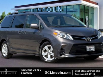 Used 2018 Toyota Sienna LE w/ Carpet Mat Package