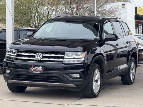 Used 2018 Volkswagen Atlas SE image 3