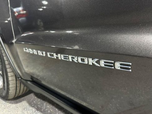 Used 2015 Jeep Grand Cherokee Limited AWD/4WD image 11
