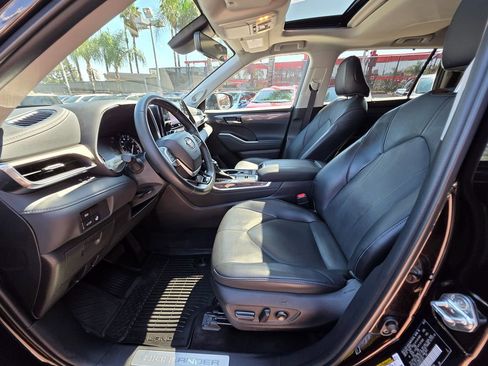 Used 2022 Toyota Highlander Limited image 23