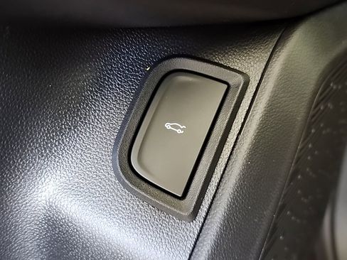 New 2026 Chevrolet Equinox ACTIV w/ Convenience Package III image 45