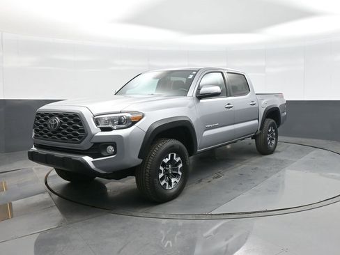Certified 2020 Toyota Tacoma TRD Off-Road image 3