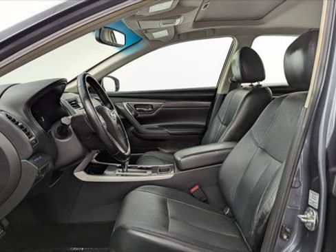 Used 2013 Nissan Altima 2.5 SL w/ Technology Pkg FWD image 13