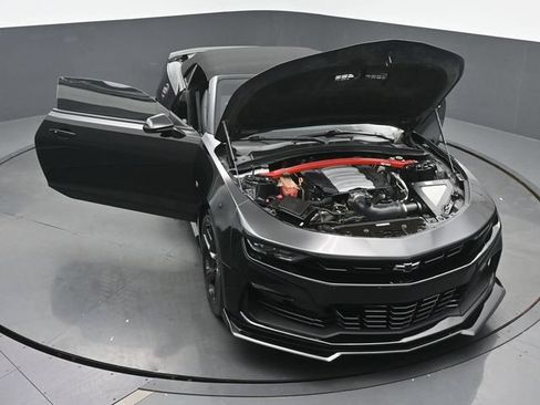 Used 2020 Chevrolet Camaro SS RWD image 58