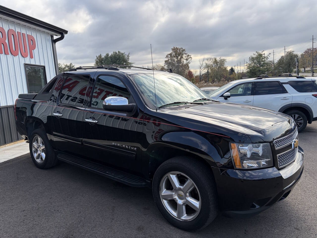 Used 2012 Chevrolet Avalanche LT w/ All-Star Edition AWD/4WD image 5