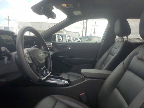Used 2025 Chevrolet Trax RS w/ Sunroof Package FWD image 8