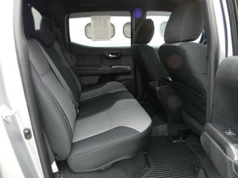 Used 2021 Toyota Tacoma TRD Off-Road AWD/4WD image 23