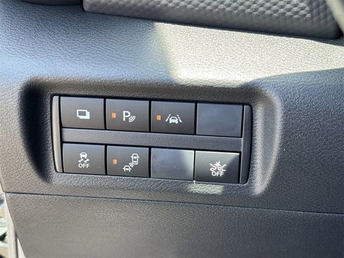New 2025 Nissan Kicks Play S FWD image 33