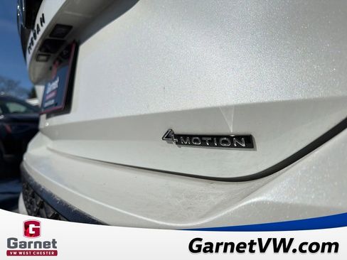 Used 2025 Volkswagen Tiguan SE R-Line image 30