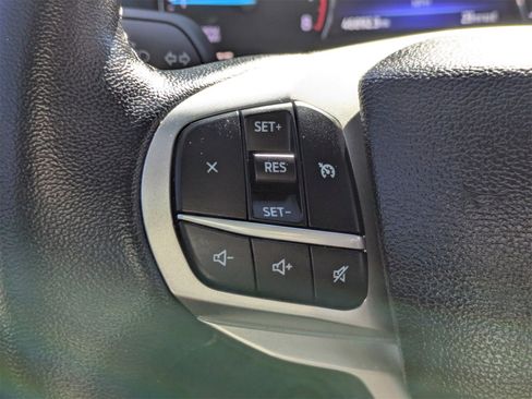 Used 2022 Ford Explorer XLT image 29