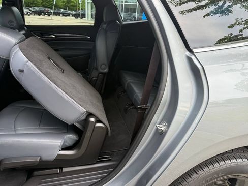 Used 2023 Buick Enclave Essence w/ Experience Buick Package FWD image 12
