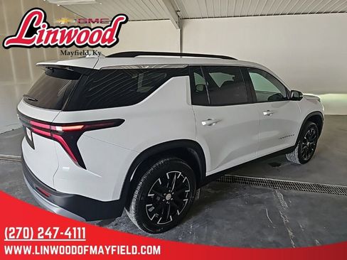 New 2026 Chevrolet Traverse LT FWD image 2